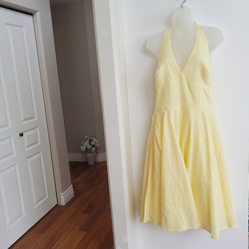 Reitmans EYELET Yellow Backless Dress fits Sz 12 - Picture 3 of 11
